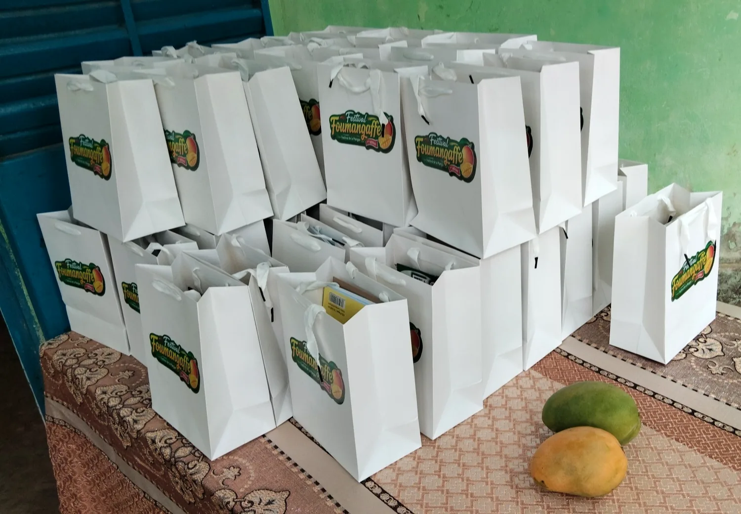 Sacs officiels du Festival Foumangaffe avec mangues de Casamance